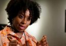 CHIMAMANDA NGOZI HURGA EN LA VIDA INTERIOR DE LAS MUJERES