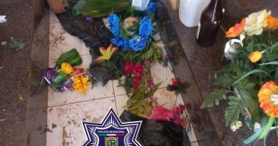 POLICÍAS MUNICIPALES ASEGURARON A UN MENOR DE EDAD POR CAUSAR DESTROZOS EN VARIAS TUMBAS DEL PANTEÓN GUADALUPE