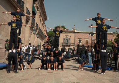 SEGE ENALTECE VALORES REVOLUCIONARIOS EN DESFILE CONMEMORATIVO