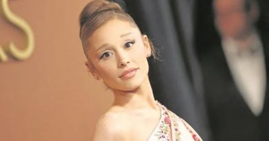 ARIANA GRANDE FRENA GIRA TRAS CONTRAER COVID-19