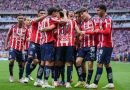 CHIVAS GOLEA A MONTERREY CON LA ‘HORMIGA’ ACECHADO EL TÍTULO Y EL REGRESO DE ‘CHICHARITO’