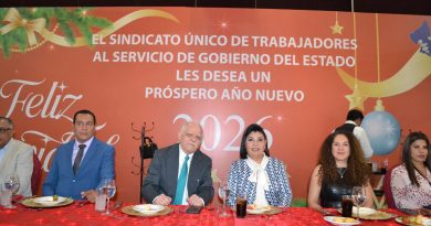 OFICIALÍA MAYOR RECONOCE LA LABOR DE LA BASE TRABAJADORA