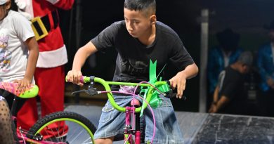 RICARDO GALLARDO LLEVA ALEGRÍA Y REGALOS A LA HUASTECA