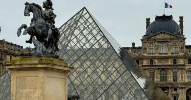 I.M PEI, EL ARQUITECTO QUE CONSTRUYÓ LA PIRÁMIDE DEL LOUVRE