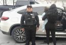 POLICÍAS DE MONTERREY RESCATAN A NIÑA DE 2 AÑOS ENCERRADA EN CAMIONETA