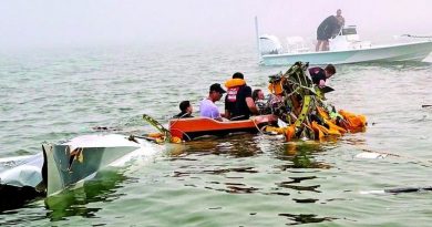 SE ESTRELLA AERONAVE; MUEREN NIÑO Y 4 MÁS