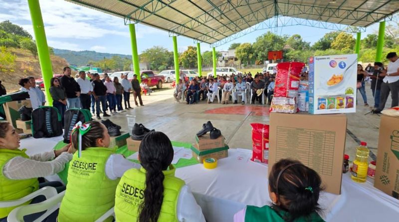 GOBIERNO ESTATAL ARRANCA EN TAMAZUNCHALE PROGRAMA ENCHULANDO TU COMUNIDAD