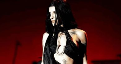 CAZZU LLEGA TRIUNFANTE A SU TIERRA NATAL A PESAR DE LAS POLÉMICAS