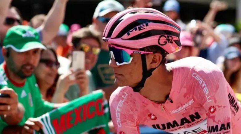 ISAAC DEL TORO ACECHA AL LÍDER EN EL TOUR DE EMIRATOS ÁRABES