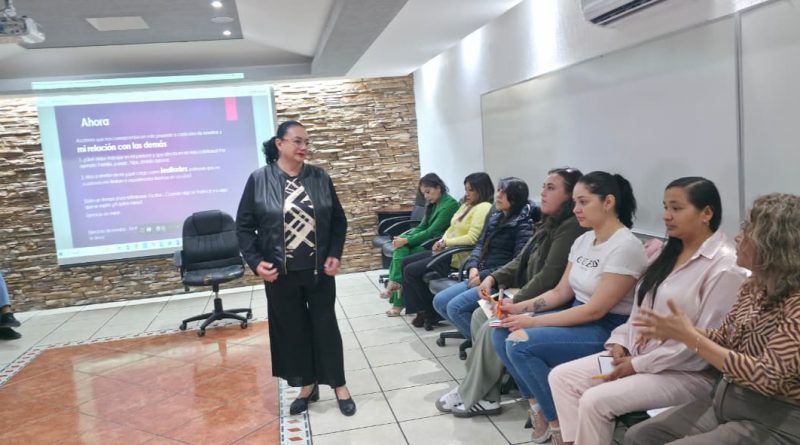 CONMEMORA GOBIERNO EL 8M CON JORNADAS DE CAPACITACIÓN EN DEPENDENCIAS