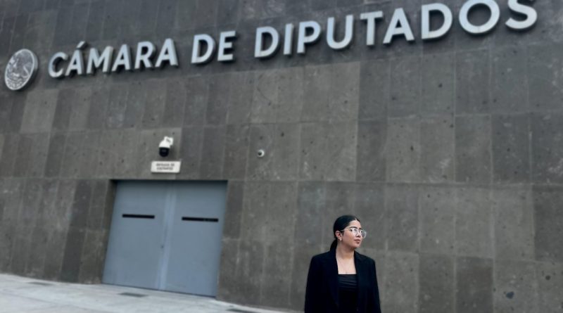 DESTACA ESTUDIANTE POTOSINA EN PARLAMENTO NACIONAL EN SAN LÁZARO