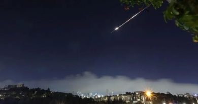 IRÁN LANZA NUEVOS ATAQUES Y UN AYATOLÁ PIDE LA SANGRE DE TRUMP