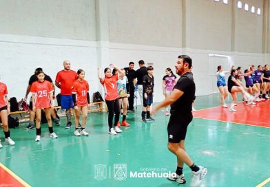 EXITOSA CLÍNICA DE VOLEIBOL FORTALECE EL TALENTO JUVENIL EN MATEHUALA