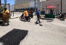 OBRAS PÚBLICAS CONTINÚA CON TRABAJOS DE BACHEO EN EL PRIMER CUADRO DE LA CIUDAD.