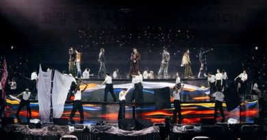 BTS LLEGA A CINES Y DESQUICIA A ARMYS MEXICANOS