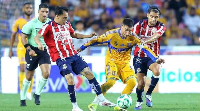 CHIVAS CAE POR GOLEADA ANTE TIGRES