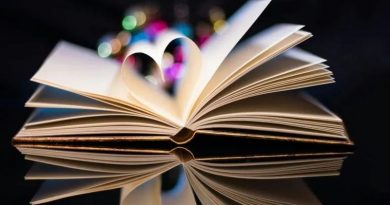 ¿POR QUÉ SE REGALAN ROSAS EN EL DÍA DEL LIBRO Y DÓNDE SE ORIGINÓ LA TRADICIÓN?