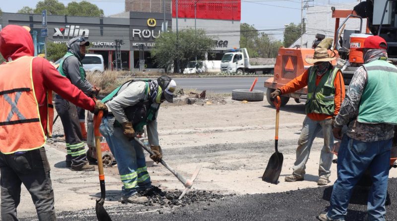 GOBIERNO ESTATAL AVANZA EN MODERNIZACIÓN DE LATERALES DE LA CARRETERA 57