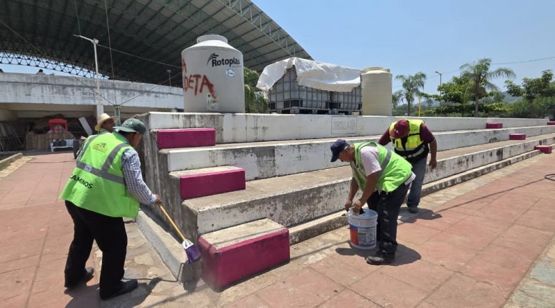 ESTADO RENUEVA UNIDAD DEPORTIVA DE TAMAZUNCHALE CON ENCHULANDO TU COMUNIDAD