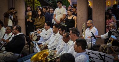SERENATA ESPECIAL LLENA DE MÚSICA Y VIDA LA PLAZA DE ARMAS• La Banda de Música del Gobierno del Estado cautiva a familias potosinas con una presentación temática en Plaza de Armas.