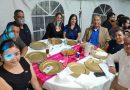 ENTRE APLAUSOS Y RECONOCIMIENTOS, LA UNIVERSIDAD DE MATEHUALA CELEBRA A SUS MAESTROSEn el marco del Día del Maestro, directivos de la Universidad de Matehuala celebraron a los docentes con una gran cena en reconocimiento por impartir el conocimiento y formar con dedicación a los estudiantes de cada una de las licenciaturas.Entre risas, convivencia y momentos especiales, los asistentes disfrutaron de una exquisita cena realizada por estudiantes de la Licenciatura en Gastronomía, quienes demostraron su talento y profesionalismo en cada detalle.Asimismo, los directores de las distintas licenciaturas y el rector de la universidad, el Dr. Alfonso Nava Díaz, agradecieron el compromiso, entrega y dedicación de los catedráticos de la UM, destacando la importante labor que realizan día con día en la formación de futuros profesionistas.