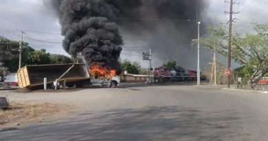 BLOQUEOS EN COLIMA TRAS ENFRENTAMIENTO: UN MUERTO, DOS HERIDOS E INCENDIOS EN VARIOS PUNTOS