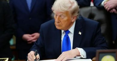 DONALD TRUMP FIRMA LEY QUE REACTIVA SEGURIDAD NACIONAL TRAS CIERRE, EXCLUYENDO AGENCIAS MIGRATORIAS