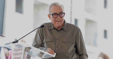 RUBÉN ROCHA PIDE LICENCIA COMO GOBERNADOR