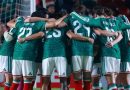 SELECCIÓN MEXICANA COMPLETA FILAS EN EL CAR
