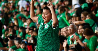 RICARDO GALLARDO Y MILES DE FAMILIAS CELEBRAN TERCER TRIUNFO DE SELECCIÓN MEXICANA