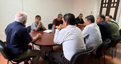 OFICIALÍA MAYOR MANTIENE DIÁLOGO ABIERTO CON POLICÍAS JUBILADOS Y PENSIONADOS