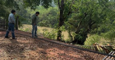 GOBIERNO ESTATAL REHABILITARÁ DAÑOS OCASIONADOS POR TROMBA EN CAMINO AXTLA-COMOCA
