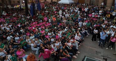 Más de 10 mil personas abarrotan Plaza del Carmen en triunfo de México