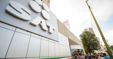 DETIENEN A EXFUNCIONARIO DEL SAT POR PRESUNTO ENRIQUECIMIENTO ILÍCITO; FGR INVESTIGA