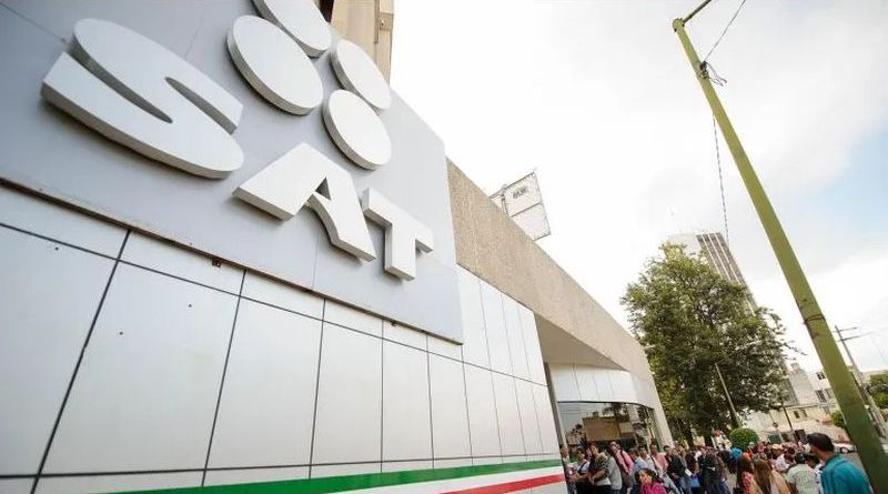 DETIENEN A EXFUNCIONARIO DEL SAT POR PRESUNTO ENRIQUECIMIENTO ILÍCITO; FGR INVESTIGA