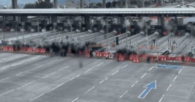 PROTESTA DE AYOTZINAPA CIERRA LA AUTOPISTA MÉXICO-CUERNAVACA