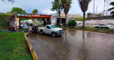 Atiende Gobierno de la Capital encharcamiento bajo el Puente Naranja para restablecer la movilidad