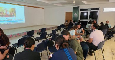 INTENSA CAPACITACIÓN A SERVIDORES PÚBLICOS POR PARTE DE LA OFICIALÍA MAYOR DEL ESTADO• Tan solo durante el mes de junio se impartieron 49 capacitaciones, entre las que destacan talleres especializados y cursos en materias de perspectiva de género, anticorrupción y eficiencia administrativa.Gracias al apoyo del Gobernador Ricardo Gallardo Cardona para consolidar una administración pública eficiente, transparente y orientada a ofrecer mejores resultados a las familias, la Oficialía Mayor (OM), a través de la Dirección de Desarrollo Humano, coordinó durante junio 46 cursos y tres talleres especializados en modalidades presencial y virtual, dirigidos a servidoras y servidores públicos de distintas dependencias estatales.