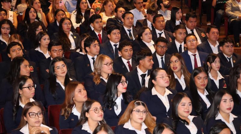 GOBIERNO DEL ESTADO GRADÚA A 249 NUEVOS DOCENTES