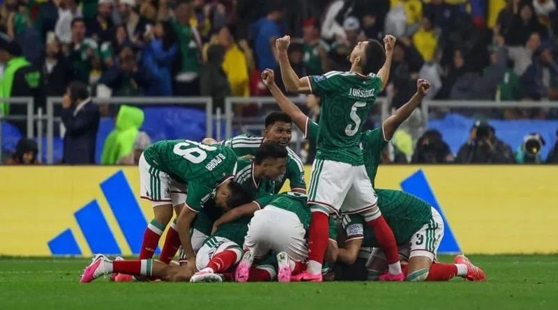 MÉXICO ROMPE UNA ESPERA DE 40 AÑOS Y ELIMINA A ECUADOR PARA AVANZAR EN EL MUNDIAL