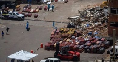 VENEZUELA SEPULTA A FAMILIAS ENTERAS TRAS LOS TERREMOTOS DE 7.2 Y 7.5 GRADOS