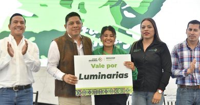 RICARDO GALLARDO CONTINÚA CON LA ENTREGA DE APOYOS ESCOLARES Y LUMINARIAS LED, AHORA EN MEXQUITIC DE CARMONA