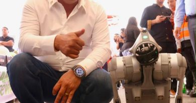 EL GOBERNADOR RICARDO GALLARDO PONE EN OPERACIÓN LOS PRIMEROS CUATRO PERROS ROBOT