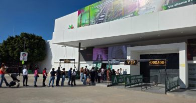 FILAS ABARROTADAS PARA EL PALENQUE DE LA FENAPO