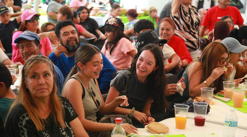 EL GOBERNADOR RICARDO GALLARDO CELEBRA EL DÍA DE LA GARNACHA CON FAMILIAS DE SOLEDAD