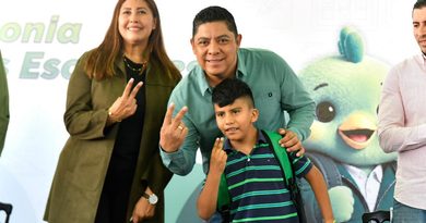 RICARDO GALLARDO ENCHULA LAS JULIAS CON MEJORES CALLES, SERVICIOS Y APOYOS ESCOLARES