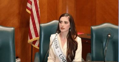 FÁTIMA BOSCH: RECIBE UN REGALO Y RECONOCIMIENTO ESPECIAL DE ESTADOS UNIDOS