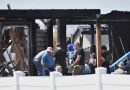 HOMBRE MATA A TIROS A 8 FAMILIARES LUEGO DE QUE SUS PADRES LO CORRIERAN DE LA CASA