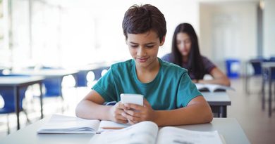 FAMILIAS POTOSINAS AVALAN RESTRICCIÓN DE CELULARES EN EDUCACIÓN BÁSICA