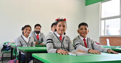 EL GOBERNADOR RICARDO GALLARDO PRESENTARÁ UNA INICIATIVA PARA REGULAR USO DE CELULARES Y PANTALLAS EN ESCUELAS